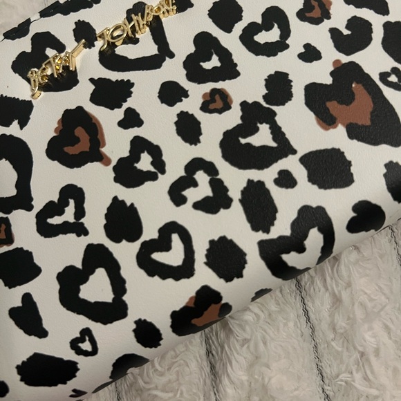 Betsey Johnson Black and Brown Leopard Print Wristlet - Picture 2 of 6